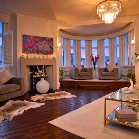 Beautiful & Luxury Overlooking The Stray Apartment Harrogate