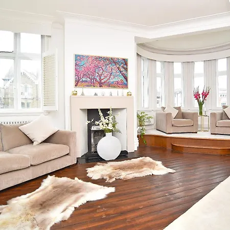 Apartment Beautiful & Luxury Overlooking The Stray