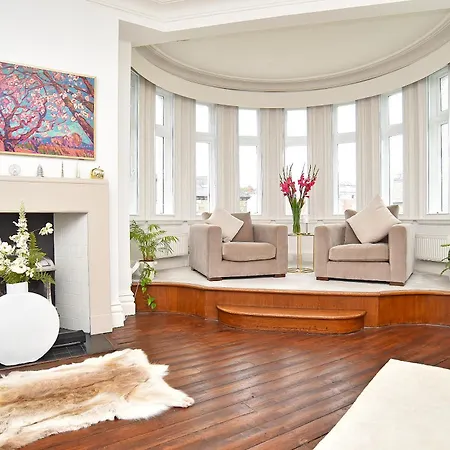 Beautiful & Luxury Overlooking The Stray Apartment *