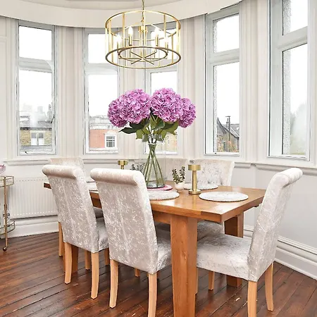 Apartment Beautiful & Luxury Overlooking The Stray