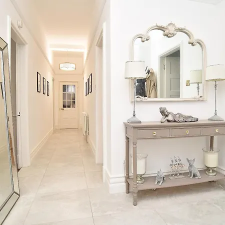 Beautiful & Luxury Overlooking The Stray Harrogate
