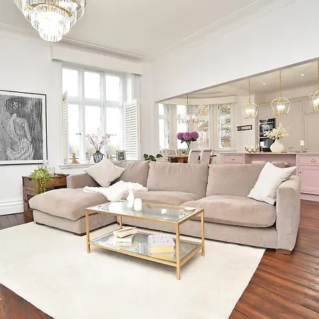 Apartment Beautiful & Luxury Overlooking The Stray