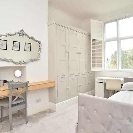 Beautiful & Luxury Overlooking The Stray Apartment Harrogate