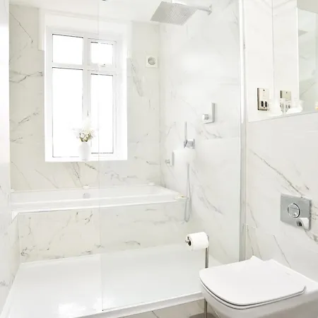 Apartment Beautiful & Luxury Overlooking The Stray *