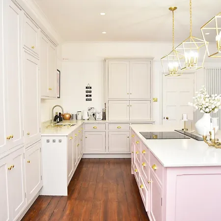 Apartment Beautiful & Luxury Overlooking The Stray