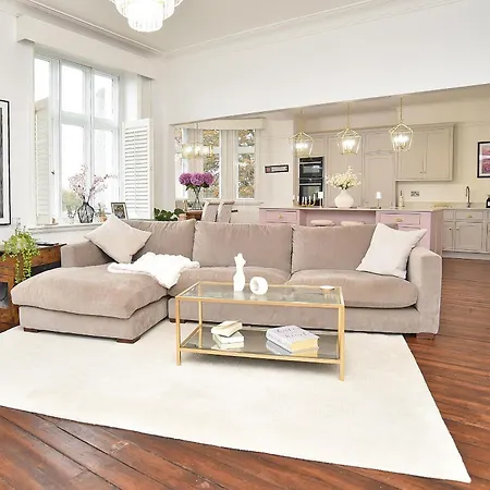 Beautiful & Luxury Overlooking The Stray *